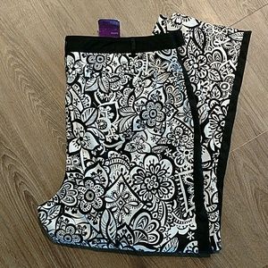 Black and white ankle pants Sz 22 Lane Bryant NWT